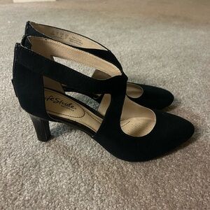 Life Stride Women's Black Suede Heels
